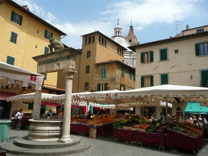 Fruit & Vegetable Market